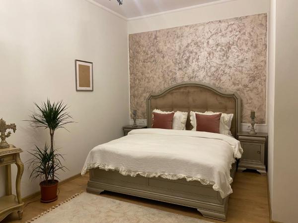 A la foto es mostra l'objecte C-Entral Boutique situat a la ciutat de Bucarest.