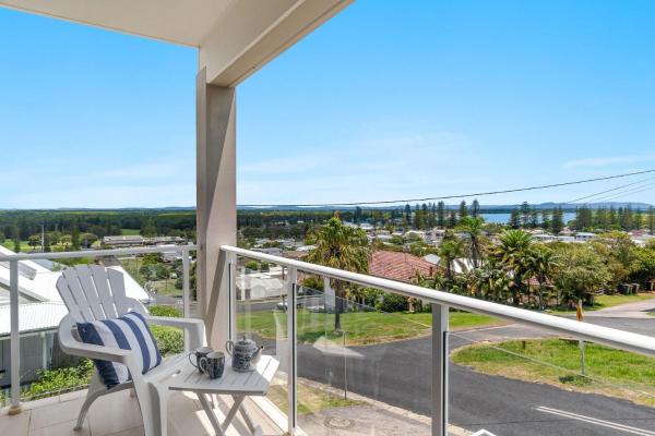 Billede 4: Mingara 4 - Front-Row Seats to Yambas Sunsets - Holiday Yamba