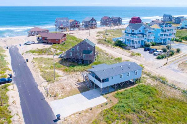 På billedet ses objektet The Shore Shack beliggende i byen Rodanthe.