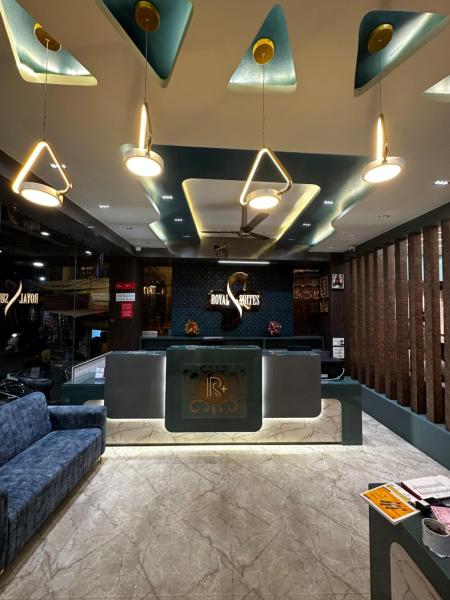 Op de foto is het object HOTEL ROYAL SUITES + te zien, gelegen in de stad Ajmer.