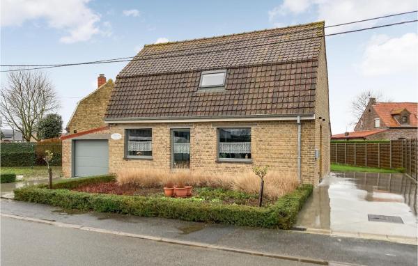 The photo shows the Cozy Home In Merkem With Wifi located in the city of Merkem.