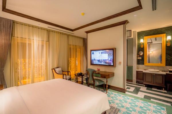 Regal Collection Hotels & Suites