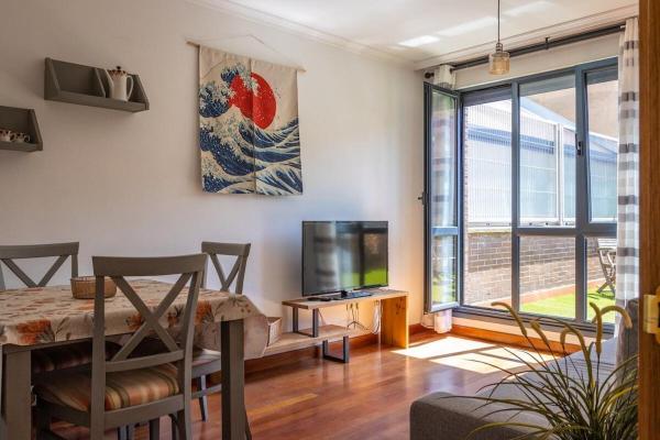 På billedet ses objektet MyHouseSpain - Apartamento con patio en frente de la playa beliggende i byen Gijón.