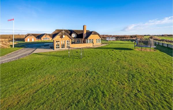 På billedet ses objektet Holiday Home Øbyvej Ulfborg Denm beliggende i byen Sundhuse.