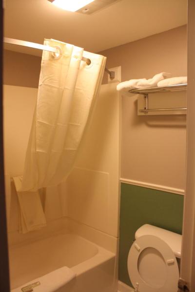 Foto 6: Super 8 by Wyndham Durham/University Area NC