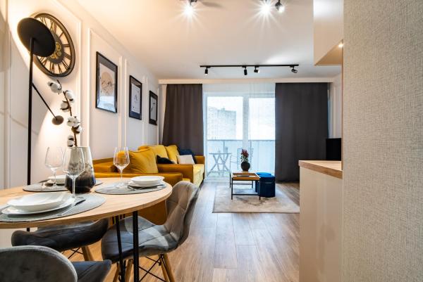 Na foto é possível ver o objeto ApartamentySnu, Struga Tower Gold z parkingiem localizado na cidade de Radom.