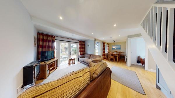 Na foto é possível ver o objeto 25 Tudor Court, Tolroy Manor localizado na cidade de Hayle.