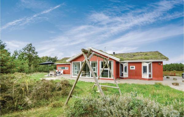 Na zdjęciu widoczny jest obiekt Stunning Home In Rømø With Sauna położony w mieście Bolilmark.