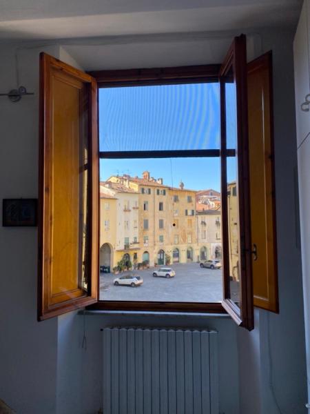 Auf dem Foto ist das Objekt LuccaStay Anfiteatro in der Stadt Lucca zu sehen.