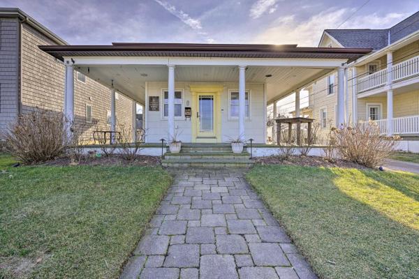 A la foto es mostra l'objecte Jersey Shore Getaway with Grill Walk to Beach! situat a la ciutat de Belmar.