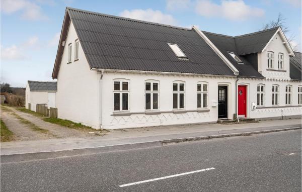 På bildet vises objektet 3 Bedroom Beautiful Home In Bryrup som ligger i byen Bryrup.