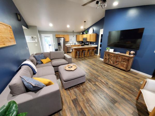 Na zdjęciu widoczny jest obiekt Lazy Moose Cottage in Willow, HotTub & Privacy położony w mieście Willow.