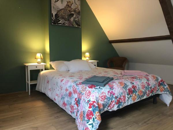 A la foto es mostra l'objecte Gîte des Longs Champs situat a la ciutat de Vierville.