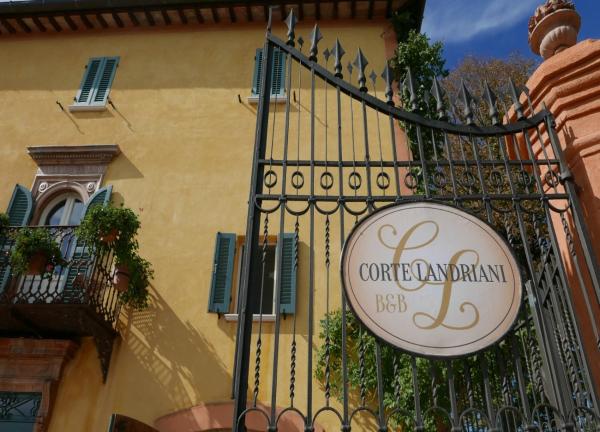 A la foto es mostra l'objecte Corte Landriani situat a la ciutat de Fontecorniale.