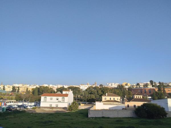 A la foto es mostra l'objecte Piso amplio y tranquilo en Marchena situat a la ciutat de Marchena.