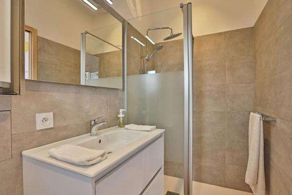 Foto 7: Tiny studio terrasse, hypercentre la plage à 2 pas !