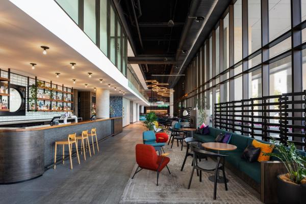 Na zdjęciu widoczny jest obiekt Aloft by Marriott Perth położony w mieście Perth.