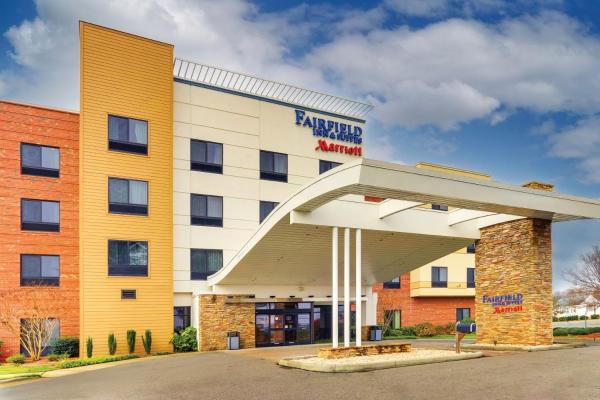 Fairfield Inn & Suites By Marriott Dunn I-95 - North Carolina