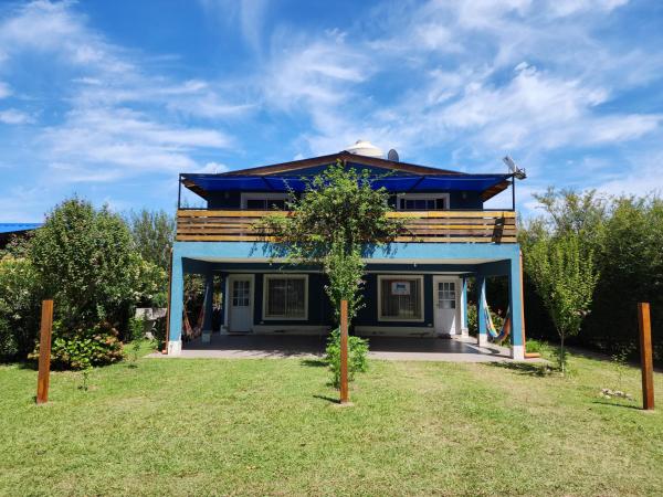 The photo shows the Complejo Cielo Azul located in the city of San Ignacio.