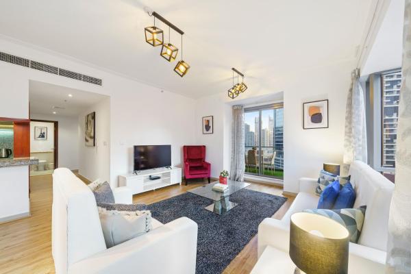 Na fotografii je vidět objekt Contemporary & Roomy 2BR with Burj Khalifa view nacházející se ve městě Dubaj.
