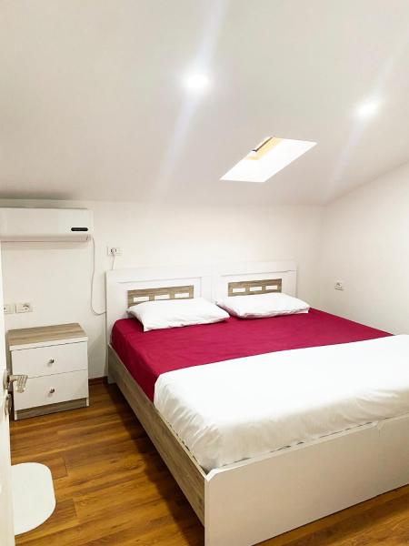 A la foto es mostra l'objecte Guest House Himaj situat a la ciutat de Berat.