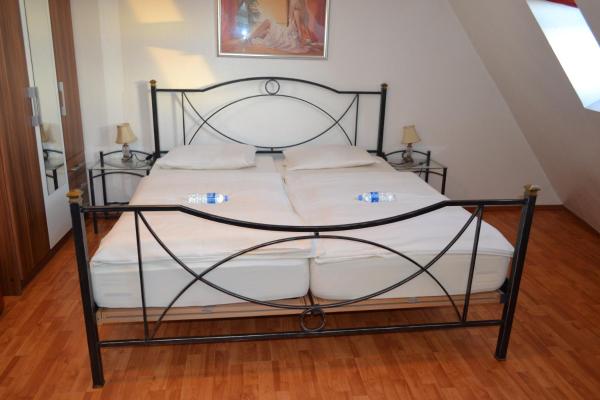 На фото показан объект Kölnotel Hostel, Apart & Suite, расположенный в городе Кёльн.