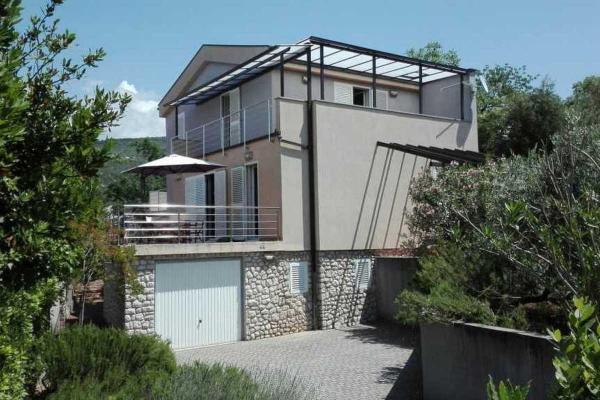 Na fotografii je vidět objekt Apartments with a parking space Selce, Crikvenica - 20642 nacházející se ve městě Selce.