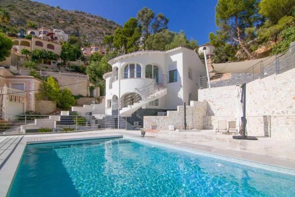 A la foto es mostra l'objecte Villa with private pool - MV 3806 situat a la ciutat de Calp.