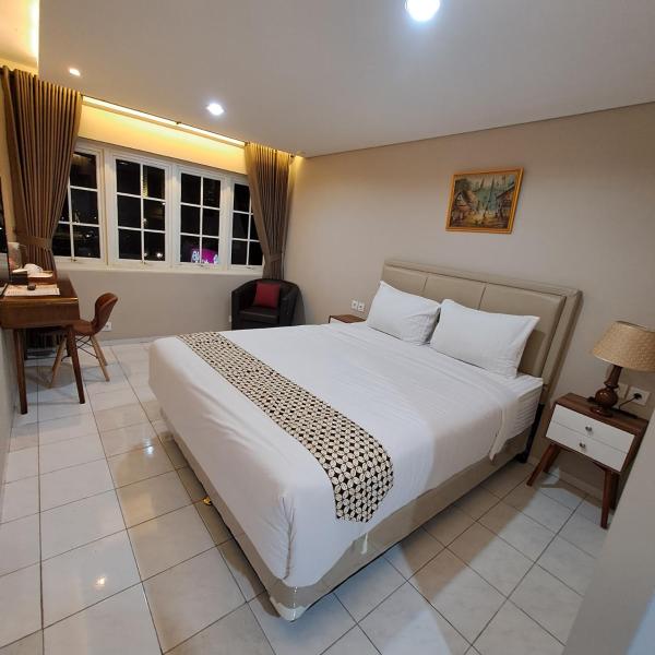 Nella foto è visibile l'oggetto Christine Hotel Jogja situato nella città di Jetis.