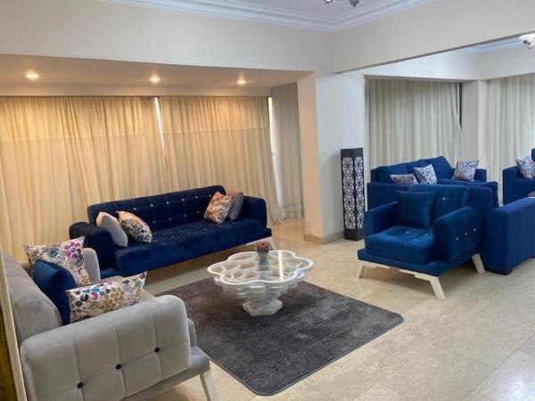 Central Apartment With Nile View - Il Cairo