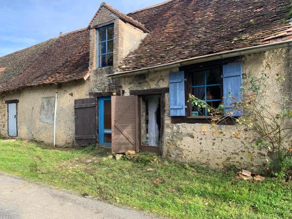 A la foto es mostra l'objecte Le petit cottage situat a la ciutat de Thollet.
