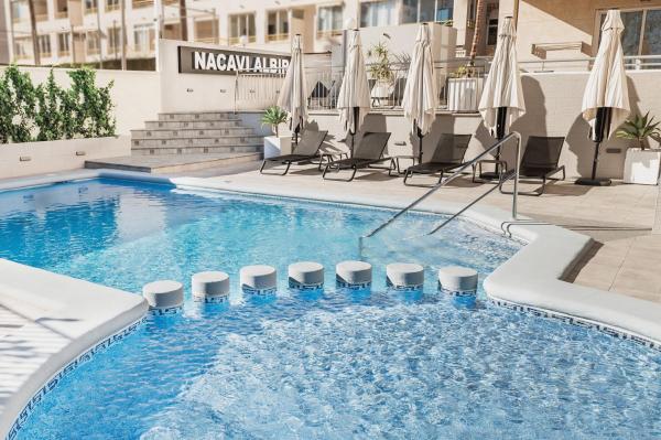 A la foto es mostra l'objecte Nacavi Albir Aparthotel situat a la ciutat de L'Albir.
