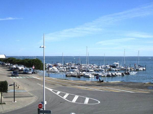 Arcachon : Appartement T2 Avec Balcon Et Parking, à Deux Pas Des Plages De L'aiguillon - Fr-1-433-66 - Dune du Pilat