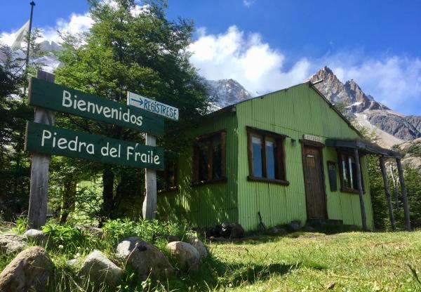 A la foto es mostra l'objecte Piedra del Fraile - Refugio de montaña situat a la ciutat de El Chalten.