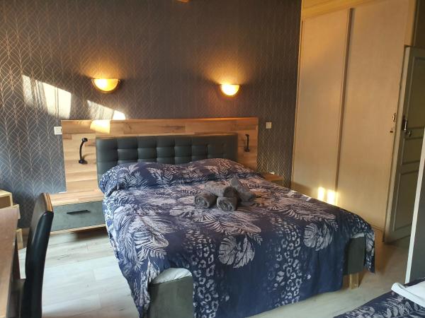 På billedet ses objektet Hotel du Centre beliggende i byen Gueugnon.