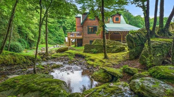 Eagle Ridge Falls - Sugar Mountain, NC