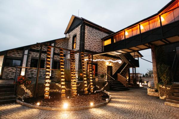 Na fotografii je vidět objekt loft apartments OLD MILL nacházející se ve městě Sarny.