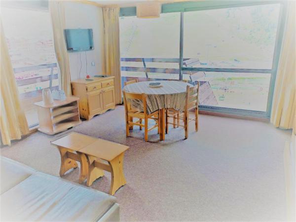 På billedet ses objektet Tignes - Appartement 4 pers, pied des pistes avec balcon - FR-1-411-367 beliggende i byen Tignes.
