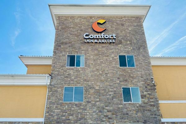 A la foto es mostra l'objecte Comfort Inn & Suites Wylie situat a la ciutat de Lavon.