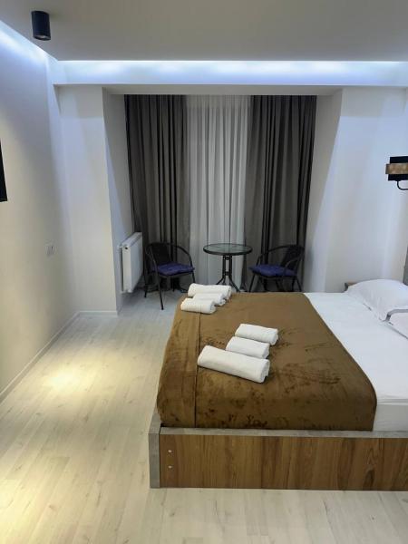 På bildet vises objektet Hotel Peak som ligger i byen Gudauri.