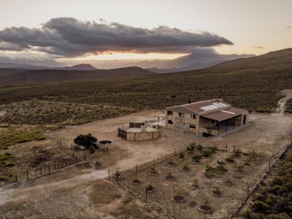 写真にはMatjiesrivier市にあるKudukloofが写っています。