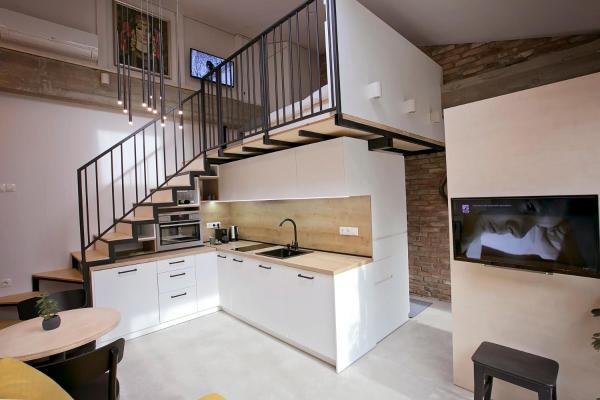 Studio 27, Warna