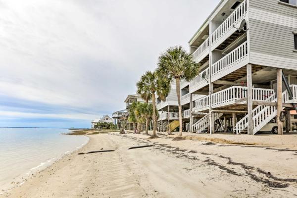 Waterfront Escape With Balcony On Shell Point Beach! - Florida