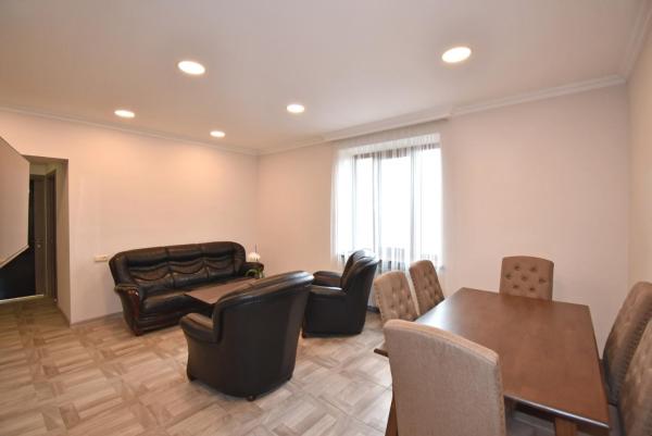 Fotografie 7: Separate beds in a specious apartment, Komitas 27