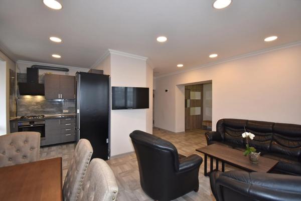 Fotografie 8: Separate beds in a specious apartment, Komitas 27