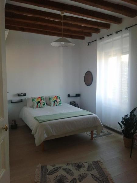 A la foto es mostra l'objecte Maison de famille situat a la ciutat de Outillé.