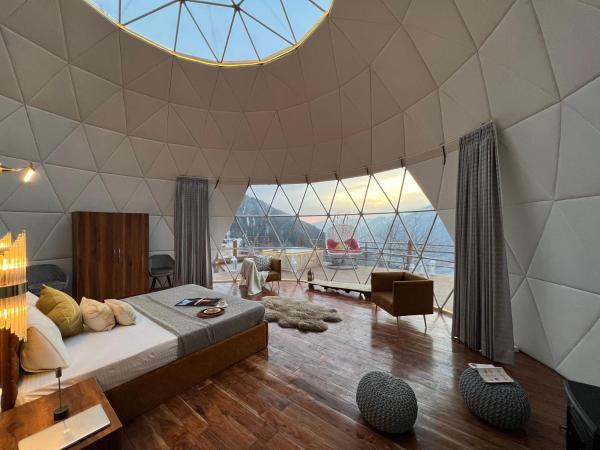 A la foto es mostra l'objecte GLAMPING CLUB situat a la ciutat de Manāli.