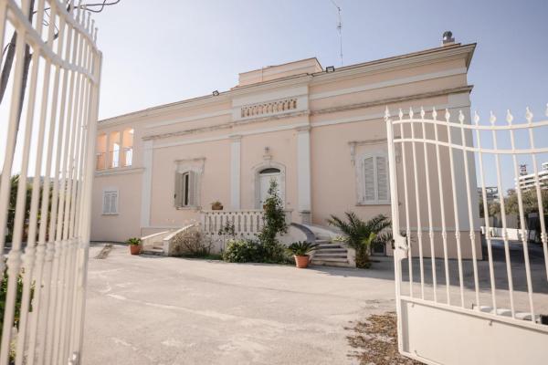 Na fotografii je vidět objekt B&b Villa Maria Di Venere nacházející se ve městě Bari.