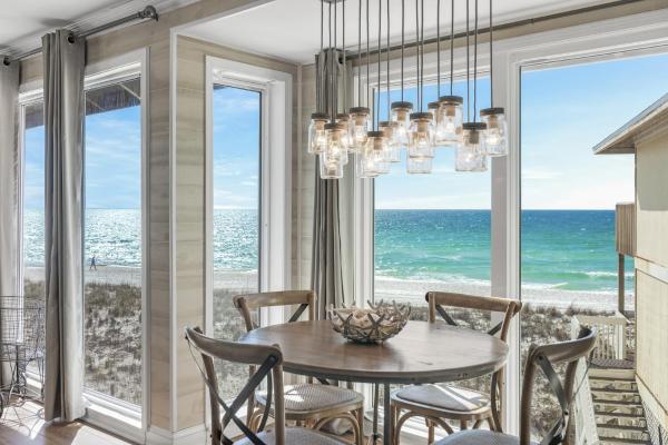 A la foto es mostra l'objecte Sandpiper Cove 2115 situat a la ciutat de Destin.