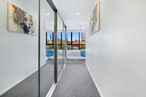 Billede 9: Broadbeach - Modern 2 Bedroom Apartment at Synergy